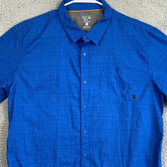 Mountain Hardwear Mens XL Shirt Button Up Blue Plaid Pocket Hiking Outdoor EUC